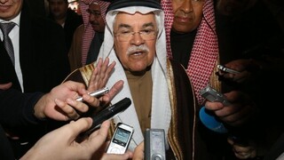 Časť členov OPEC chce znížiť ťažbu ropy, Saudi nechcú ustúpiť