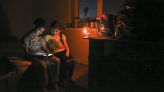 Putin neočakávane navštívil Krym, spustil energetický most z Ruska