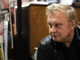 Českého europoslanca Ransdorfa prepustili, bol zadržaný pre údajný podvod aj so Slovákmi