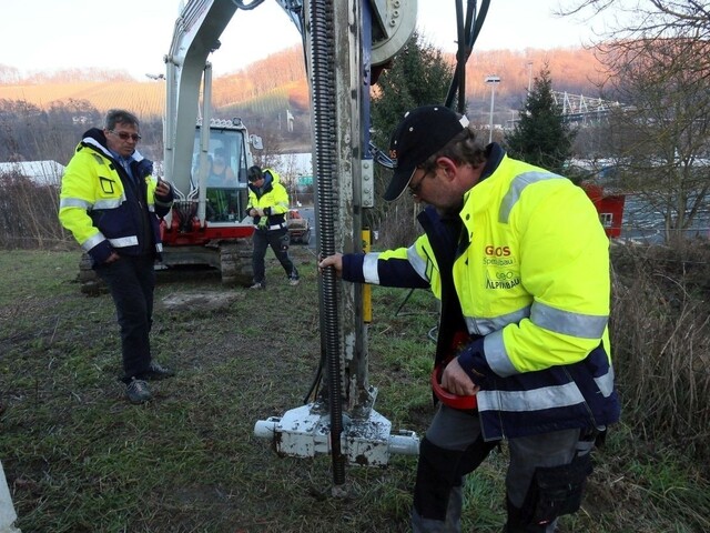 Rakúšania na hraniciach stavajú plot, má regulovať tok utečencov