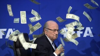 Šéfa FIFA vyšetrujú Američania, mal vedieť o úplatkoch