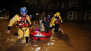 Búrky spôsobili na severe Európy škody, jeden muž zahynul
