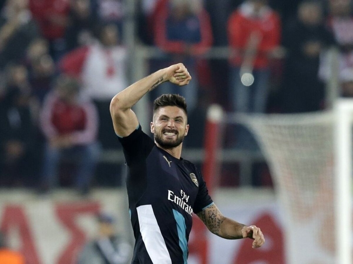Giroud hetrikom zachránil Arsenal v Lige majstrov, ďalej ide aj Chelsea