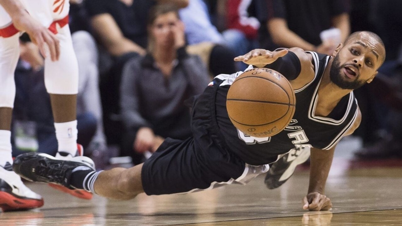 Spurs prehrali v Toronte a pokazili si víťaznú sériu