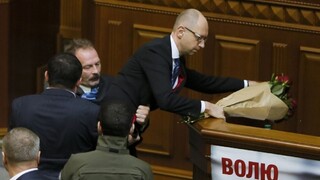 Kvety pre ukrajinského premiéra naštartovali veľkú bitku poslancov