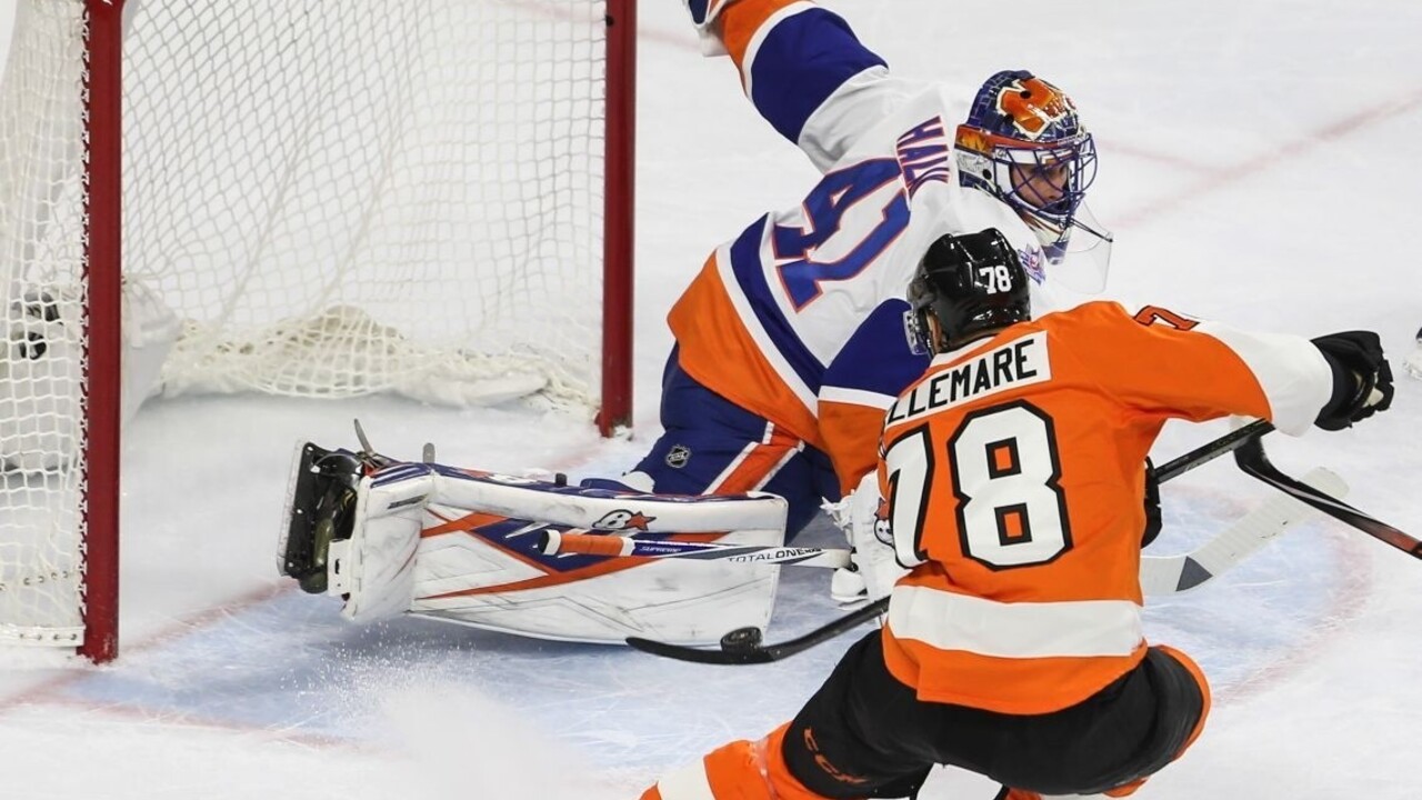 Halák priviedol Islanders k triumfu, Gáboríkov gól LA nepomohol