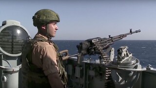 Posádka ruskej vojenskej lode odvrátila zrážku s tureckými rybármi, museli aj strieľať