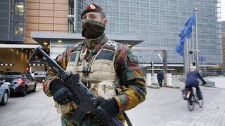 V Bruseli sa obávali teroristických útokov, počas razií zatkli niekoľko podozrivých
