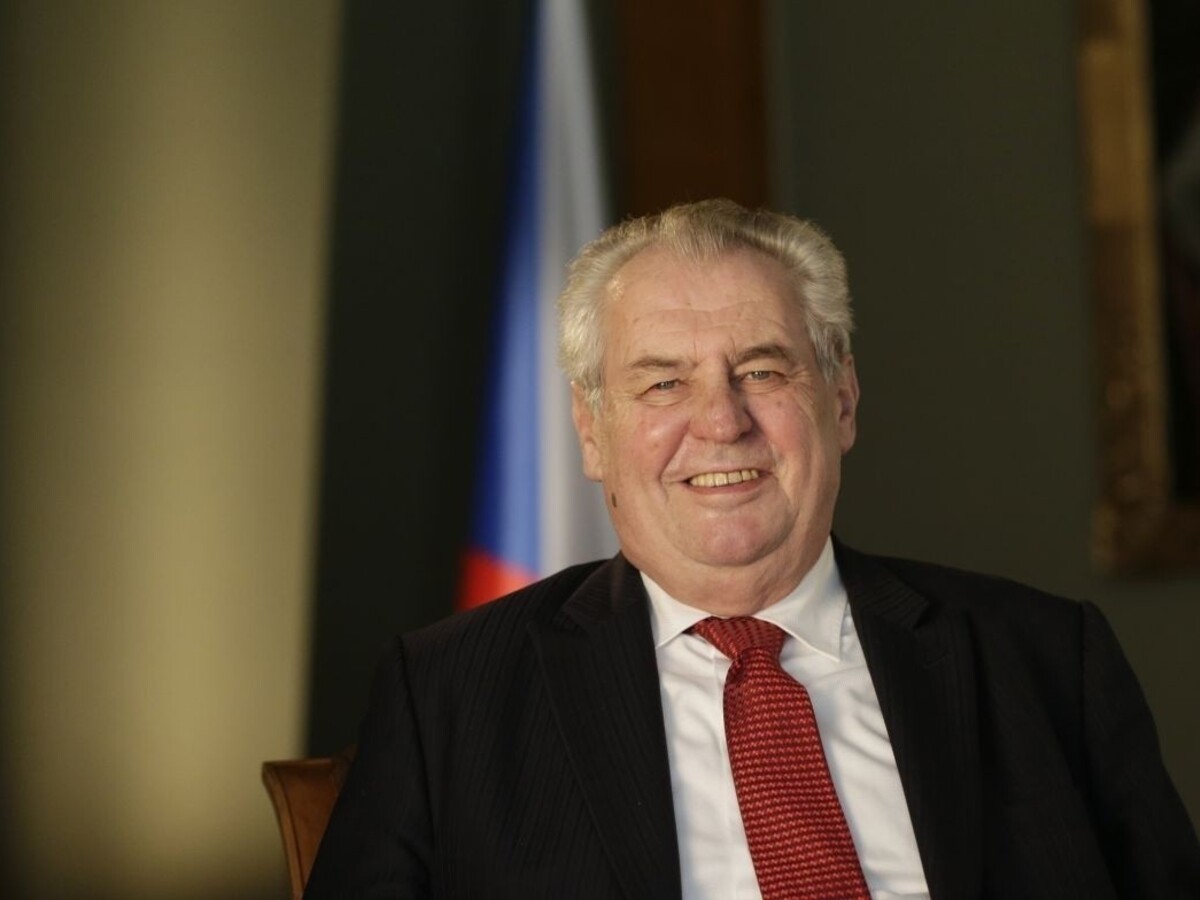 Poľsko podľa Zemana zavinilo, že prešli utečenecké kvóty