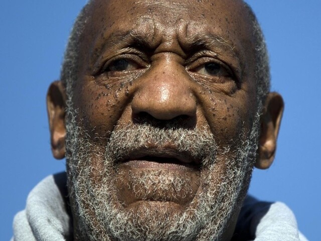 Bill Cosby zažaloval ženy, ktoré ho obvinili zo sexuálnych útokov