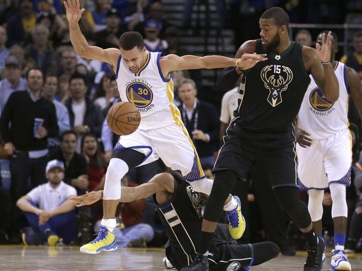 V Chicagu štyri predĺženia, hráči Milwaukee nezopakovali triumf nad Golden State