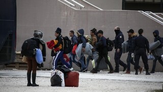 Islamisti majú desaťtisíce sýrskych pasov, Nemci chcú sprísniť kontroly