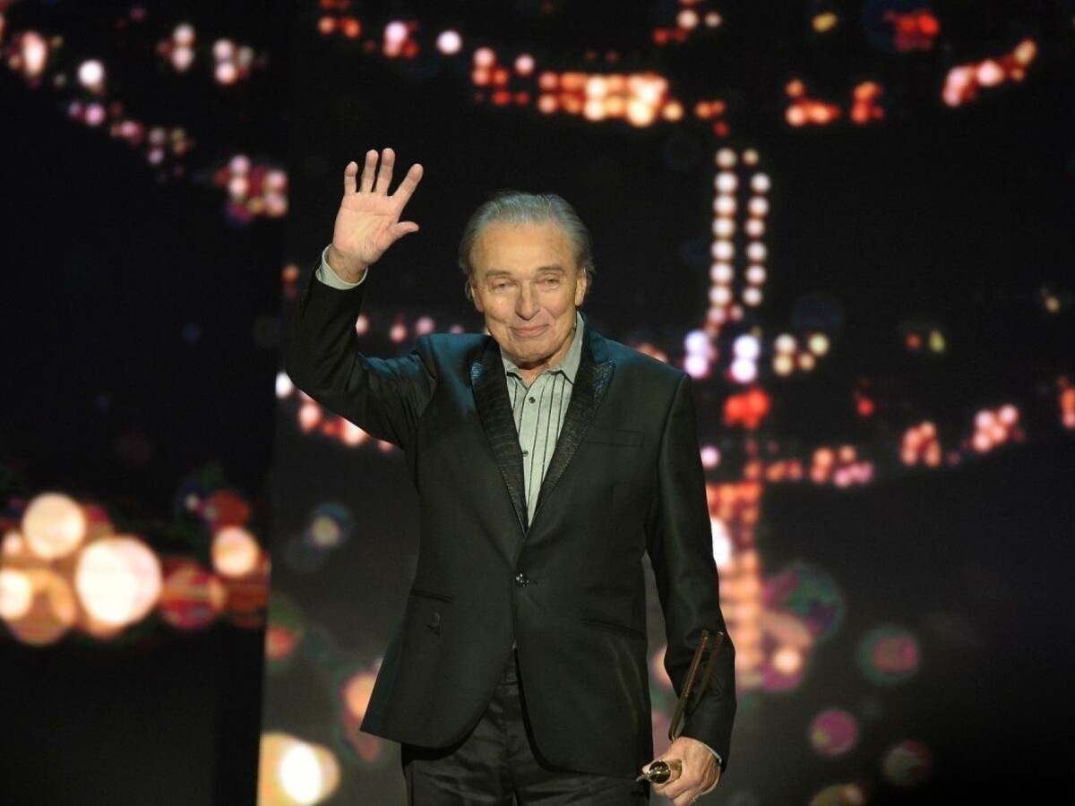 Karel Gott je v nemocnici, no nezabudol zaželať fanúšikom krásne Vianoce