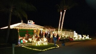 Americký manželský pár zachádza do extrému, výzdobou pohoršuje susedov
