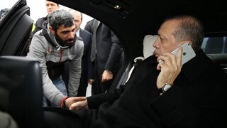 Erdogan vo voľnom čase zachraňuje životy, mužovi vyhovoril skok z mosta