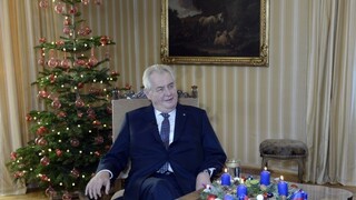 Zeman vo vianočnom posolstve pochválil vládu, naopak tvrdo kritizoval migrantov