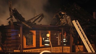 Rekreanti spali v drevenici, ktorú zachvátili plamene