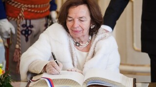 Klausová zostane veľvyslankyňou na Slovensku, v Česku chýba zákon o veku