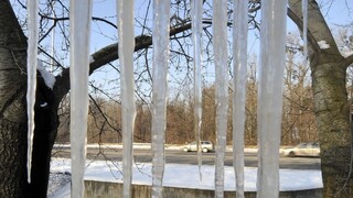 Silvestrovská noc bude mrazivá, meteorológovia vydali výstrahy