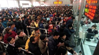 Čína zažíva nápor cestujúcich, ten sa má ešte zvyšovať