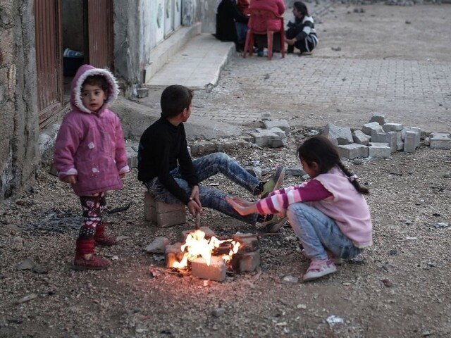 Turci naďalej bombardujú kurdské jednotky, obyvatelia mesta zostali bez vody