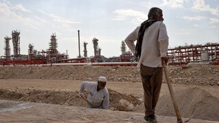 Irán chce späť svoju pozíciu, zvýši ťažbu ropy na milión barelov denne