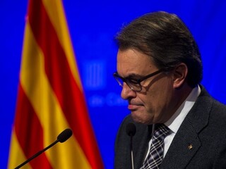 Katalánsku hrozia predčasné voľby, expremiér nezískal podporu