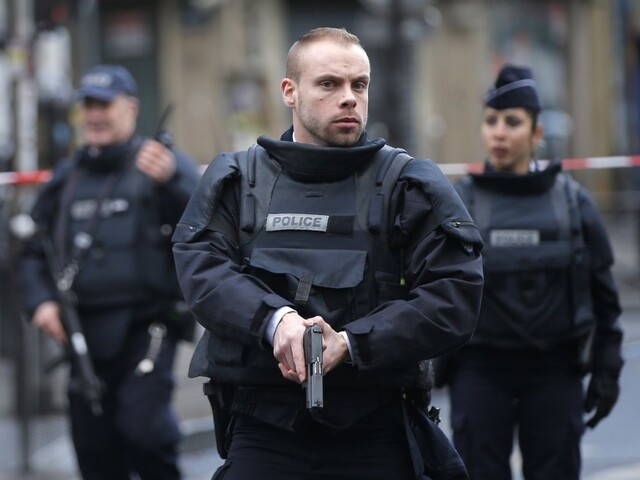 Rok po útoku v Charlie Hebdo sa v Paríži opäť strieľalo