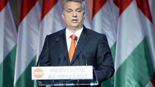 Proti utečencom by pomohla obranná línia v Grécku, tvrdí Orbán