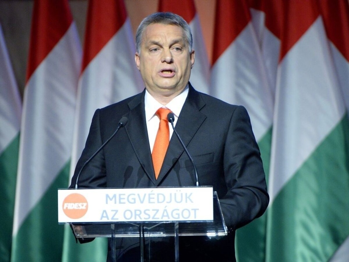 Proti utečencom by pomohla obranná línia v Grécku, tvrdí Orbán