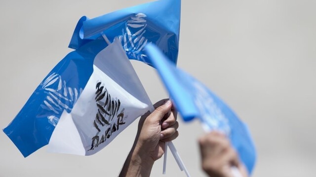 Tohtoročná Rely Dakar si vyžiadala prvé úmrtie: Pretekár zrazil diváka