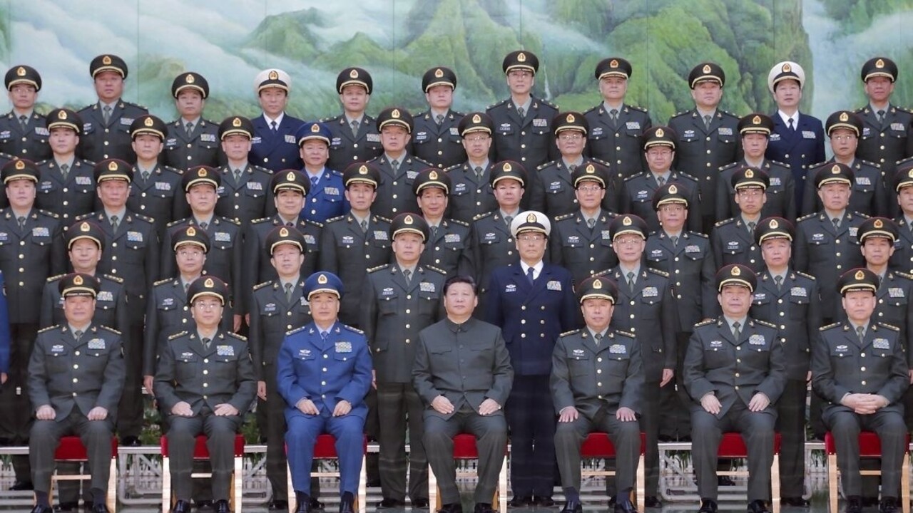 Čínsky prezident postupne preberá absolútnu kontrolu nad armádou