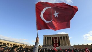 Turecko chce spomaliť prílev migrantov, začne vydávať pracovné povolenia