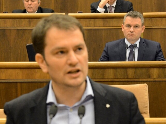 Matovičovci bránili aktívnych učiteľov, podľa Pellegriniho ich pred voľbami zneužívajú