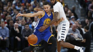 Golden State zatiaľ s bilanciou ako rekordné Chicago