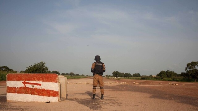 Ozbrojenci zaútočili na hotel v metropole Burkiny Faso