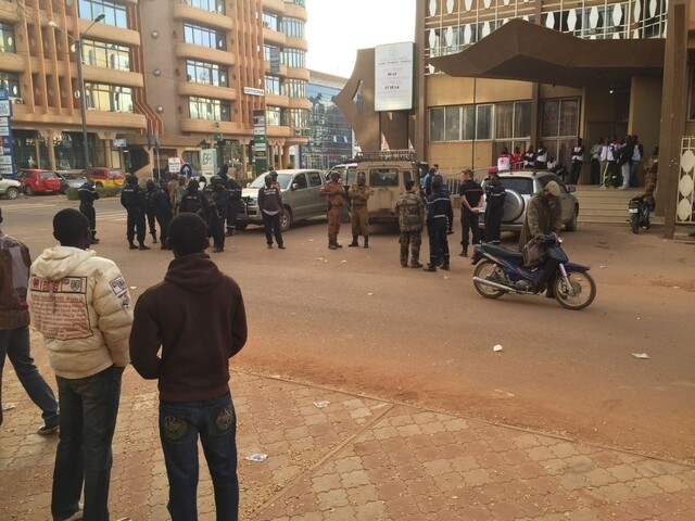 V Burkine Faso útočila al-Káida, zahynuli ľudia z osemnástich krajín