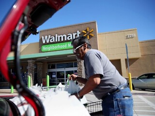 Americký Wal-Mart zatvorí stovky obchodov. O prácu prídu tisíce ľudí