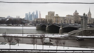 Ruská ekonomika klesla výraznejšie, ako Moskva očakávala