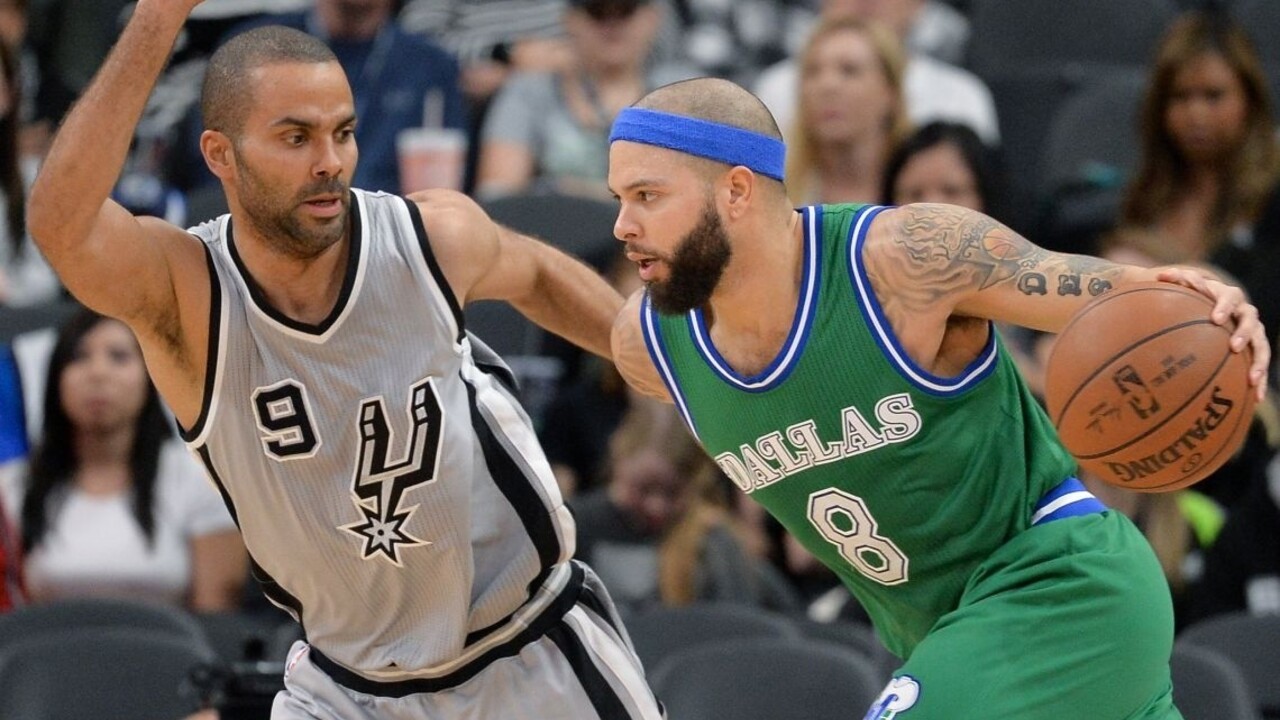 Spurs s 11. triumf v rade, Dallas pokorili 112:83