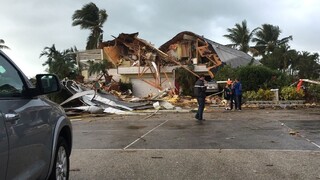 Floridu sužujú silné tornáda, hlásia obete i zranených