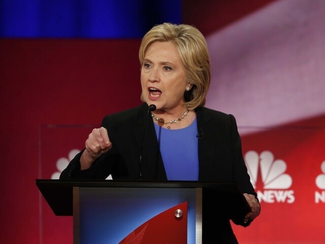 Clintonová  útočila na svojho hlavného rivala, dôvodom bola kontrola zbraní