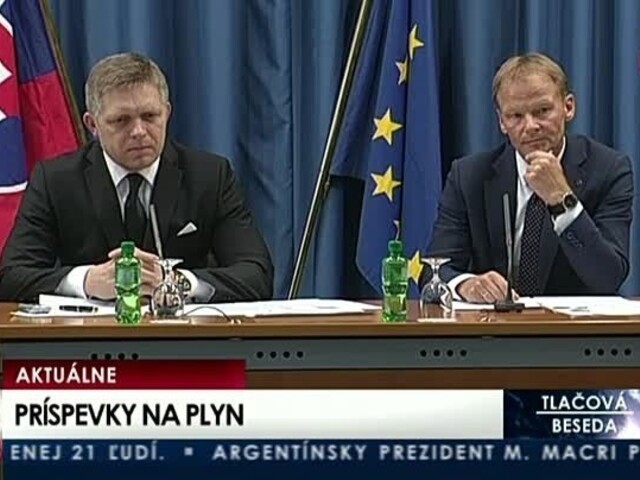 TB R. Fica aj o vratkách za plyn