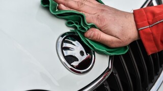 Automobilkám sa minulý rok darilo, nadpriemerný výsledok dosiahla Škoda
