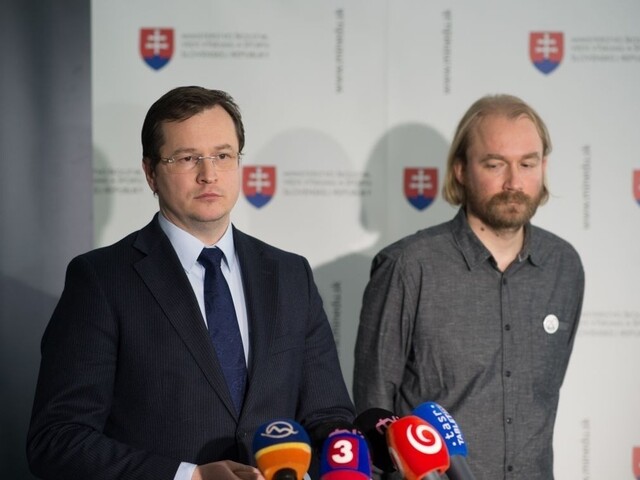 Ostrý štrajk sa začína v pondelok, učitelia sa s ministrom nedohodli