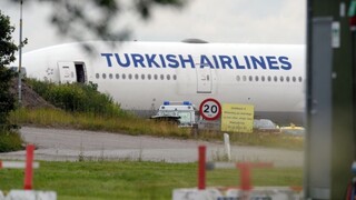 Letecká doprava v Istanbule kolabuje pre husté sneženie