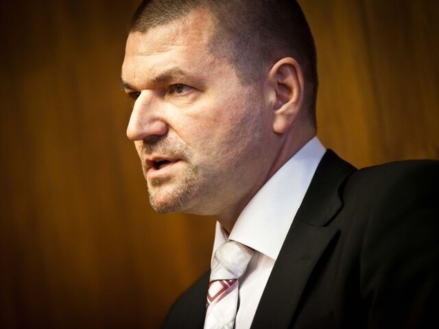 Obvinený v kauze nástenkového tendra kritizuje postup vyšetrovateľa aj prokurátorov