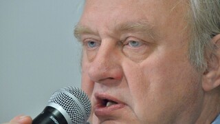 Zomrel europoslanec Ransdorf, ktorého zviditeľnila švajčiarska stámiliónová kauza