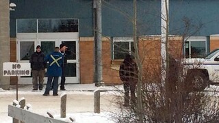 V kanadskej škole sa strieľalo, hlásia obete aj zranených
