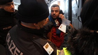 Rakúsko dosiahne limit pre utečencov začiatkom leta, varuje ministerka vnútra